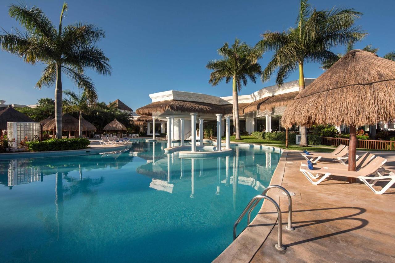 Grand Sunset Princess Playa del Carmen Exteriér fotografie Pool at Iberostar Grand Hotel Bávaro